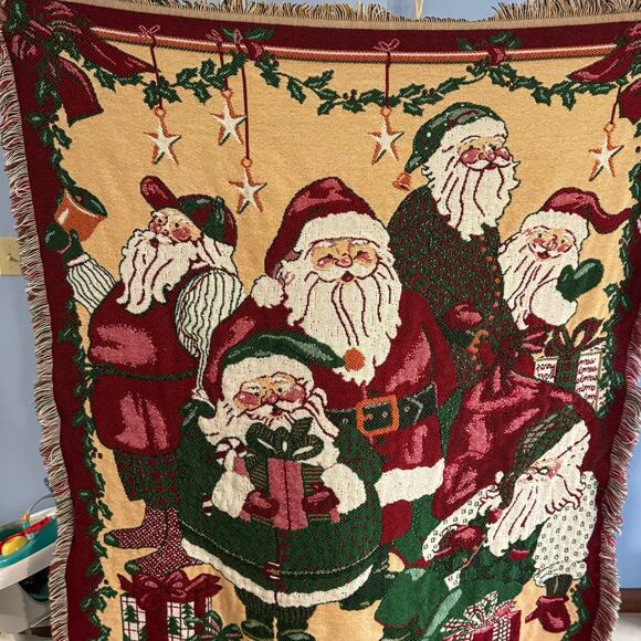 Beacon 100% Acrylic Knit Fringe Throw Blanket Santa Claus Christmas Presents - Picture 6 of 8